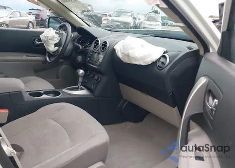 2013 Nissan Rogue S z USA, uszkodzony, nr VIN JN8AS5MT4DW001353